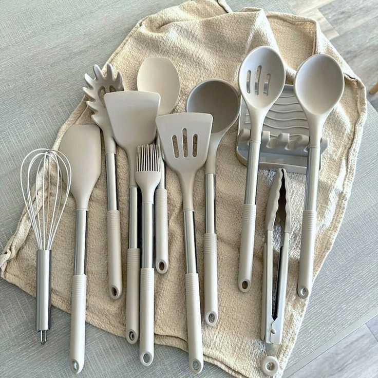 KITCHEN UTENSILS 12 PC